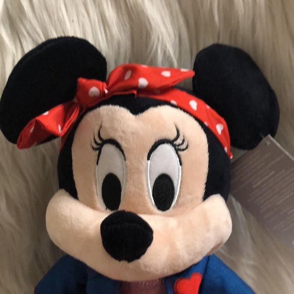 Hip Minnie Mouse 🆕 - Picture 4 of 6